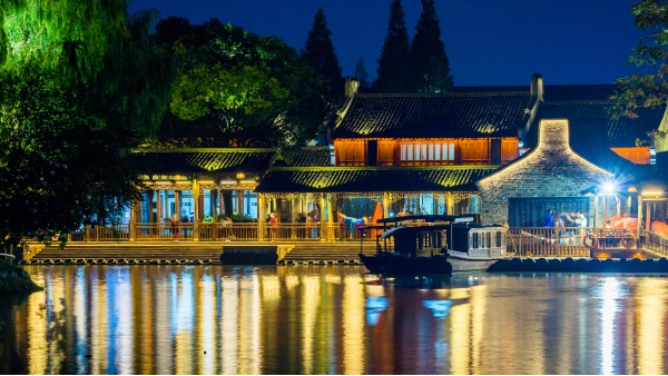 景觀照明設(shè)計可以重塑城市夜間形象