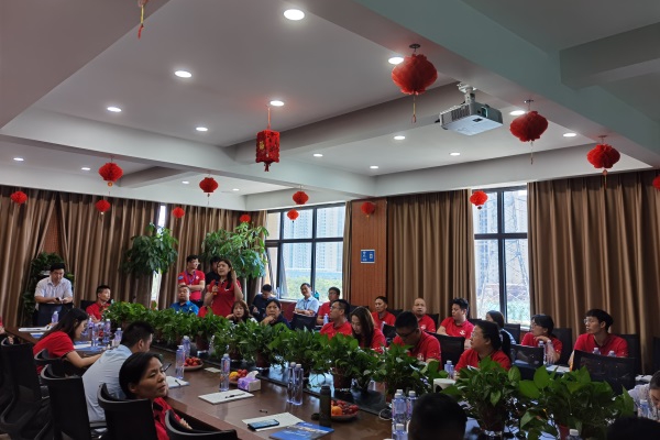 荊明慧會長為華東中控鼓士氣拔業(yè)績